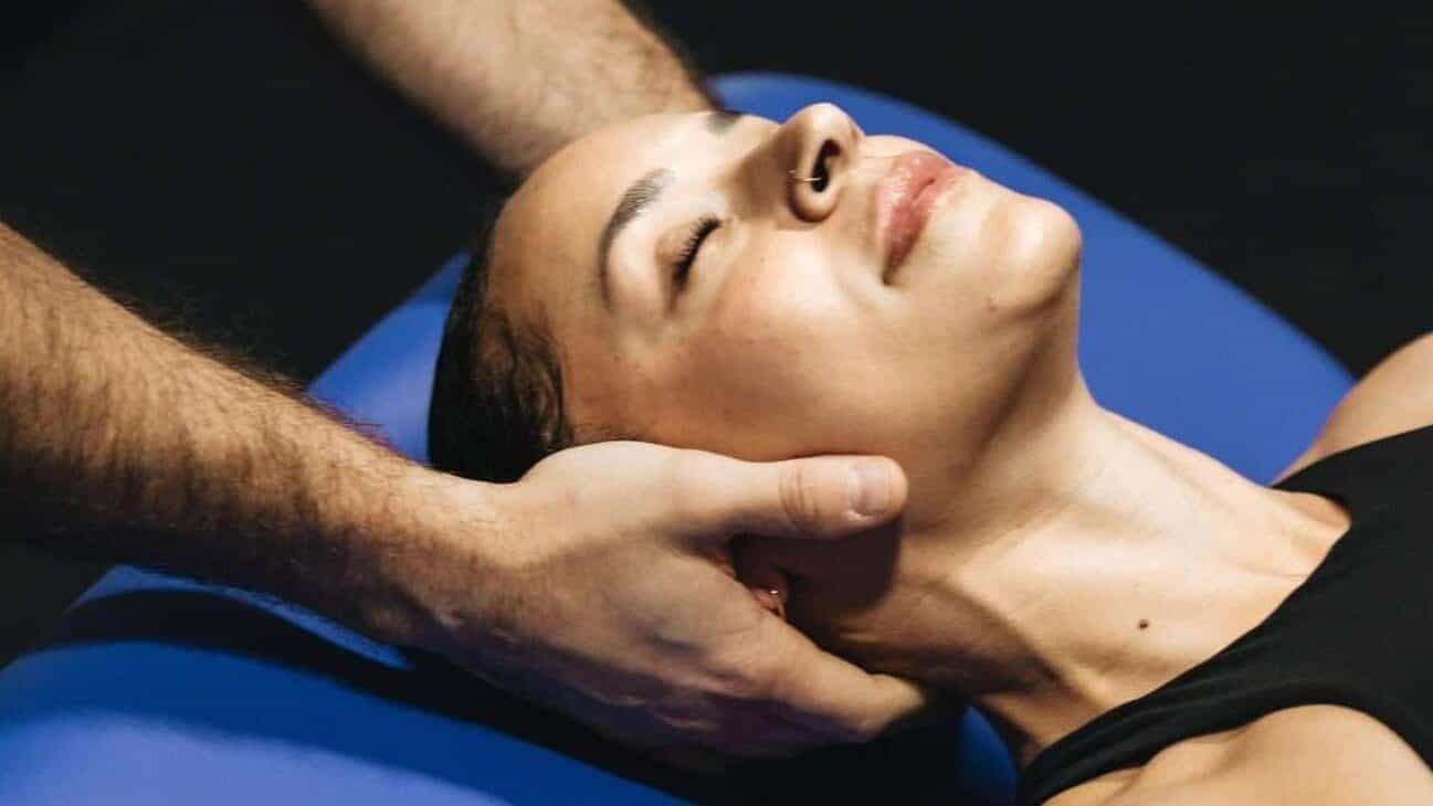Effective Techniques for Neck Pain Prevention and Treatment